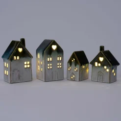 Intratuin beeld Aime huisje met LED wit / groen 8 x 8 x 15 cm