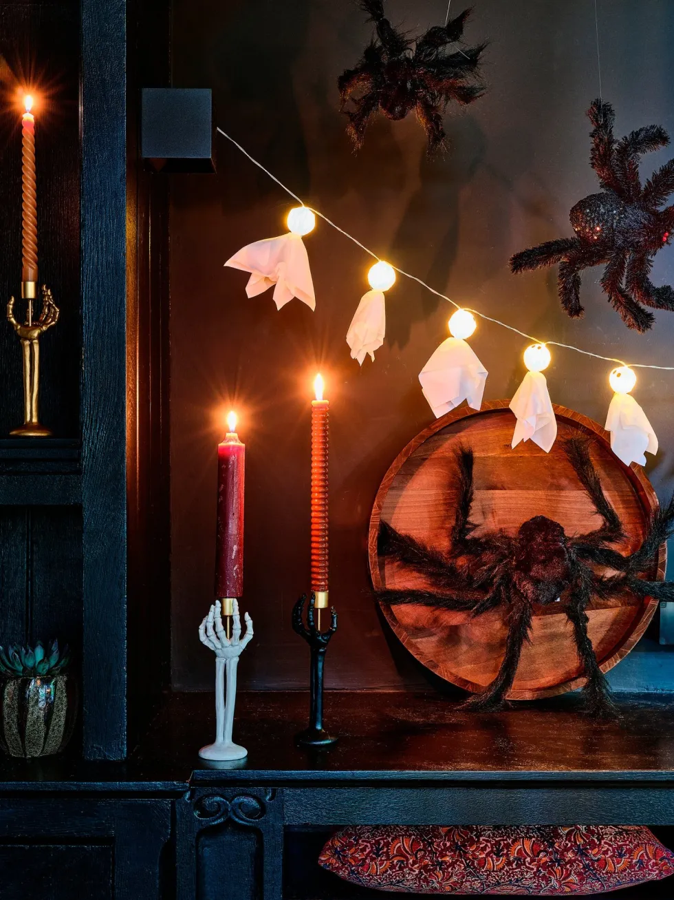 Intratuin halloween decoratie Skelly kandelaar zwart 7,2 x 4,8 x 21 cm