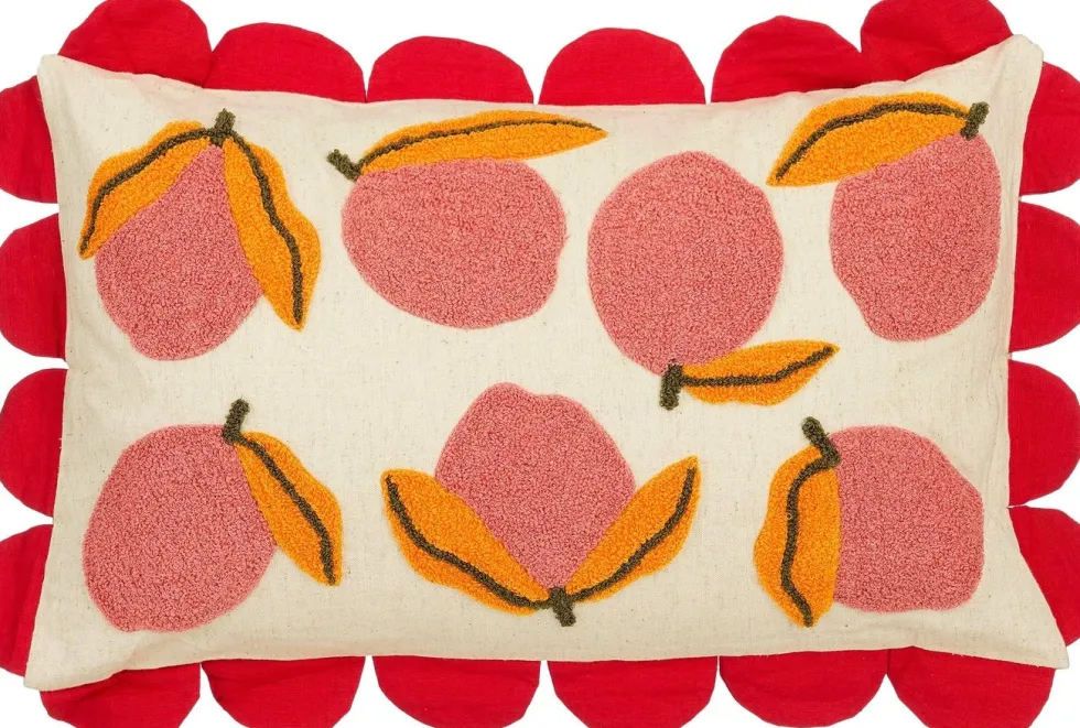 Mica Decorations sierkussen Vita wit / roze / rood 65 x 45 cm